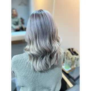 ミディアム 人気１位🎀有名人も 通う🫅韓国髪専門○のヘアスタイル