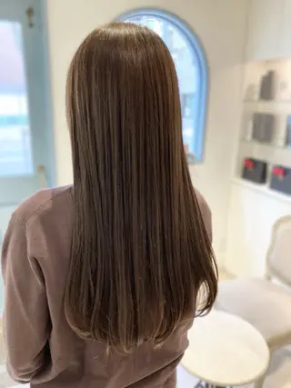 ロング カラー 山﨑 彩香のヘアスタイル