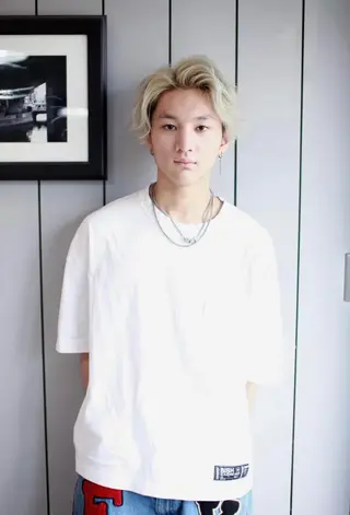 ショート カラー 大西 カズマのヘアスタイル