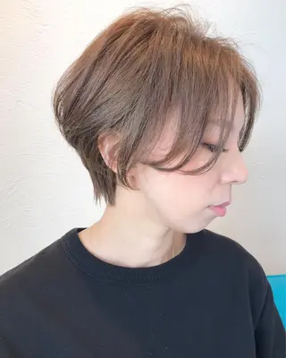 ショート AKUTSU KOICHIのヘアスタイル