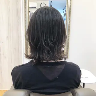 ミディアム ツノガイ エリのヘアスタイル