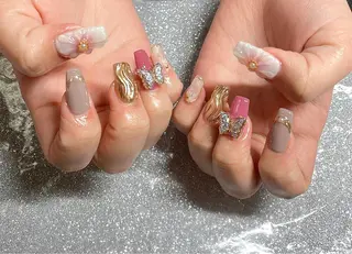 ネイル VIERU 🌈🎀💖のネイルデザイン