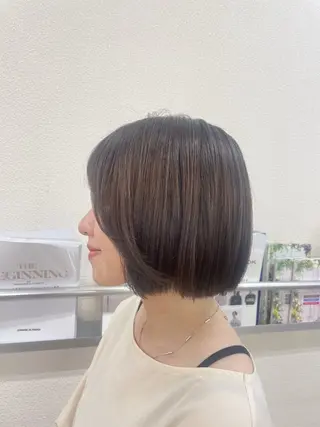 ミディアム Poche 丸山 愛万音のヘアスタイル