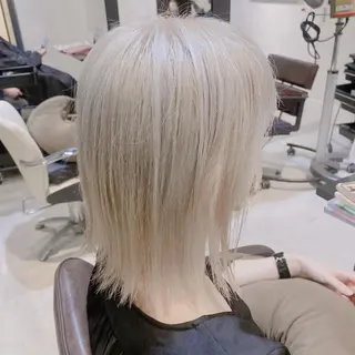 カラー SAKA GUCHIのヘアスタイル