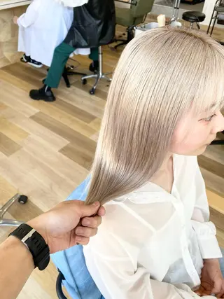 セミロング ケアブリーチ 黒瀬有汰のヘアスタイル