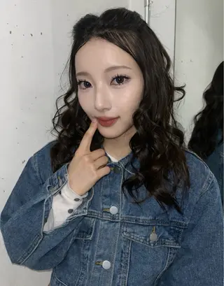 セミロング レイカ /ハイトーンのヘアスタイル