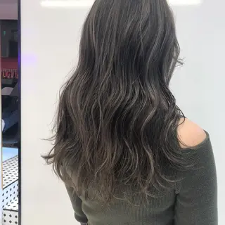 ロング カラー 相川 愛実のヘアスタイル
