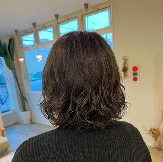 ミディアム パーマ 大島 瑞穂　ビズヘアーのマツエク・マツパデザイン