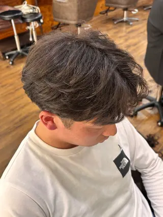 メンズ 岡山メンズパーマ 白神珠梨のヘアスタイル