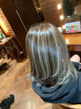 セミロング 渡邊 星来のヘアスタイル