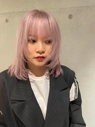 セミロング 透明感ブリーチ ハイトーンウエダのヘアスタイル