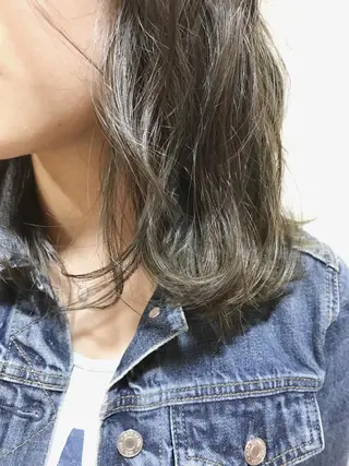 セミロング カラー 🪐脱白髪染め 🪐松尾菜々美のヘアスタイル