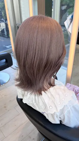 ミディアム カラー ブリーチ/髪質改善/ ハイトーン/暖色のヘアスタイル