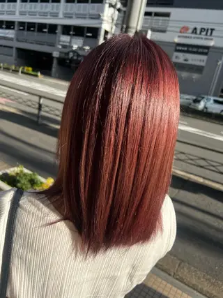 ミディアム カラー ヘアアレンジ bh.maara デザイン／ハイトーンのヘアスタイル