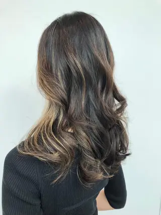セミロング カラー デザインカラーウルフ 宙也のヘアスタイル