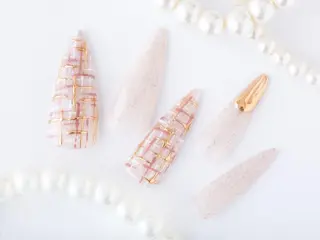 ネイル 💙🤍Tiary M🤍💙のネイルデザイン