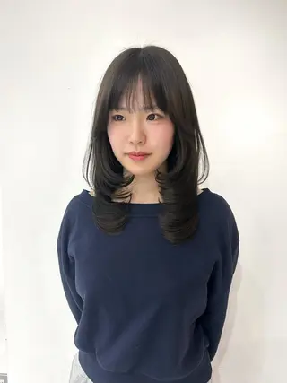 ミディアム yuuka 🖤韓国ヘア🖤のヘアスタイル