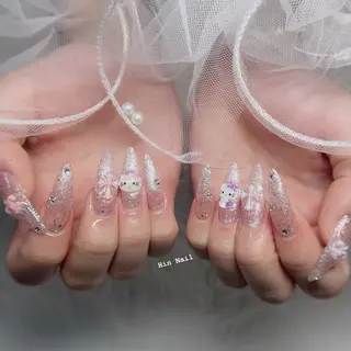 ネイル Hin Nailsのネイルデザイン