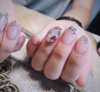 ミディアム めぐみのネイルサロン スタッフ練習のネイルデザイン