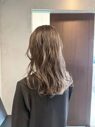 ロング カラー 阪口 真由子のヘアスタイル
