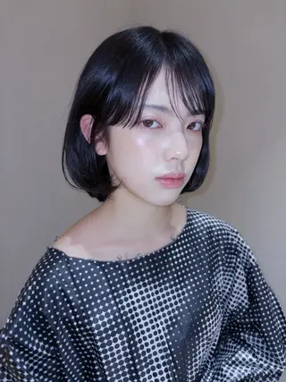 ミディアム カラー yiye shioriのヘアスタイル