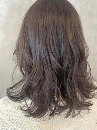 ミディアム カラー TRENCH　相澤 果歩のヘアスタイル
