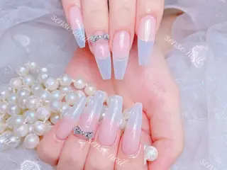 ネイル Queening 🦋のネイルデザイン