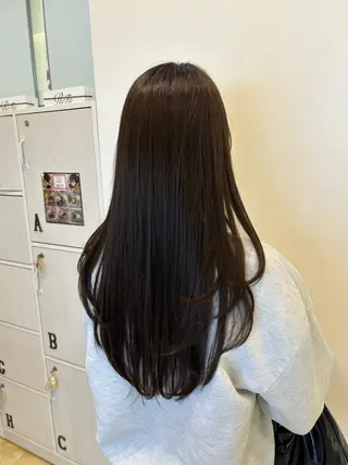 セミロング 亀山 来未のヘアスタイル