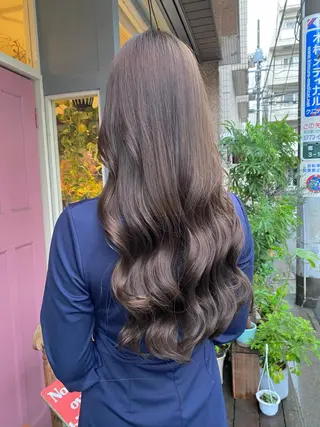 ロング カラー AYANO ／レイヤー／オリーブのヘアスタイル