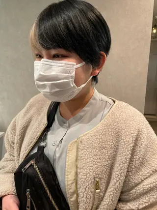 ショート カラー ナチュラル透明感🌱 小山美樹子のヘアスタイル