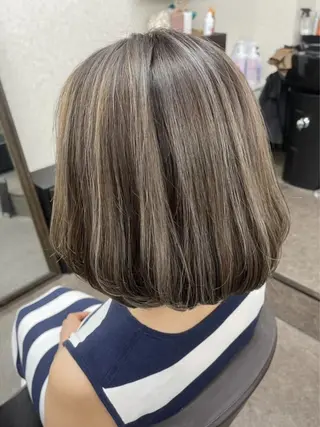 ミディアム カラー 池田 景子のヘアスタイル