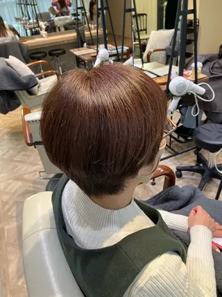 ショート カラー 及川まき 　オリーブ グレージュカラー♪のヘアスタイル