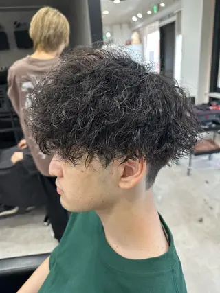 ショート パーマ メンズ ユウ🪄 パーマ指名No1のヘアスタイル