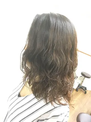 セミロング カラー パーマ ヘアアレンジ メンズ キッズ ネイル マツエク・マツパ SHIORI💜口コ ミNo.1艶カラーのヘアスタイル