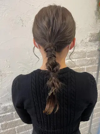 セミロング ヘアアレンジ 中堀 遥のヘアスタイル