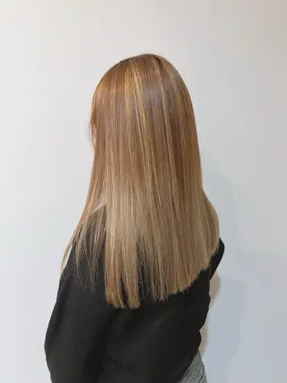 ロング カラー 宮原 佳苗のヘアスタイル