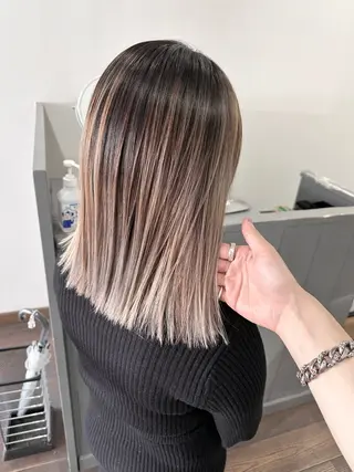 ミディアム バレイヤージュ 隅中秀弥のヘアスタイル