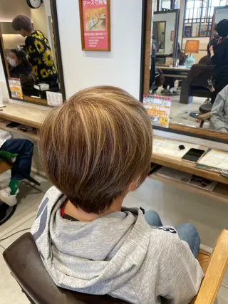 ショート カラー EARTH✂️ 榎谷吏織のヘアスタイル
