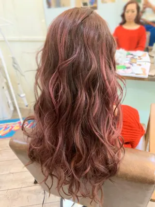 ロング カラー 鶴見 和美のヘアスタイル