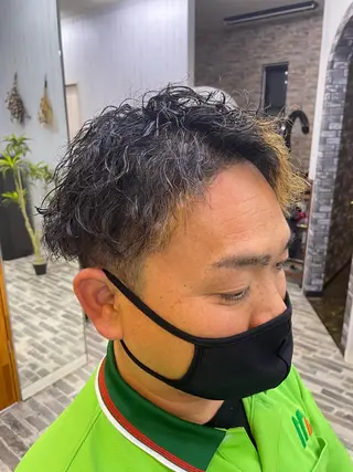 パーマ メンズ 姫路アンメリーアン ダンのヘアスタイル