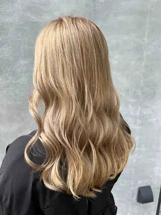 ロング カラー 野崎 桃実のヘアスタイル