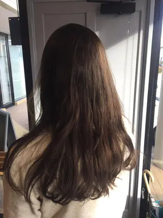 ロング カラー ツキダテ ユイのヘアスタイル