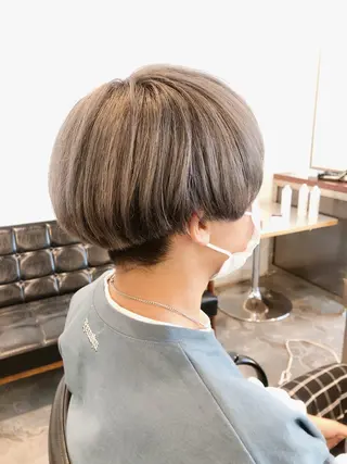 ショート カラー イワムラ ハヤトのヘアスタイル