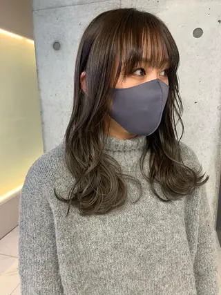 ロング カラー 梅本 有希のヘアスタイル