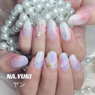 ネイル 🦋 Queenieのネイルデザイン