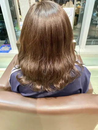 セミロング カラー 小宮 真理奈のヘアスタイル