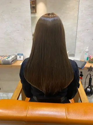 ロング カラー 小玉 唯依のヘアスタイル