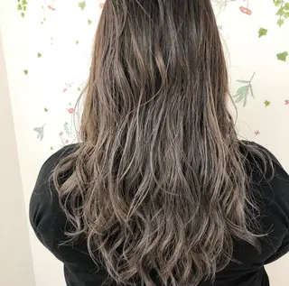 ロング カラー 三鷹で1番ショート ボブをカットする新谷のヘアスタイル