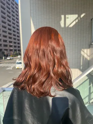セミロング 立川・くびれミディ 旬なデザインカラーのヘアスタイル