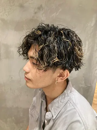 ショート パーマ メンズ 波巻きスパイラルパー マ/シャドウパーマ駿のヘアスタイル